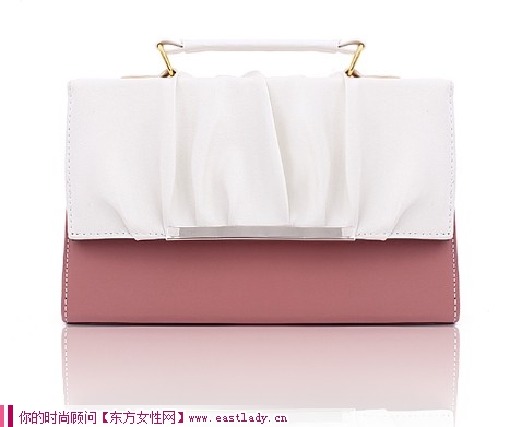 时尚女士包包可拎可背两用设计 让你的出行更加方便