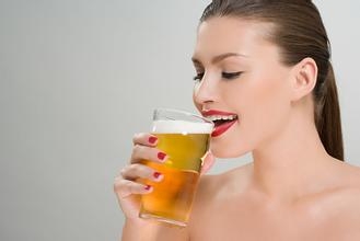 喝啤酒会胖吗？大量喝喝啤会导致发胖