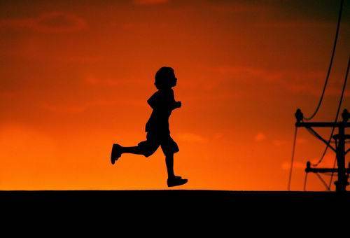 梦见逃跑意味着甚么 有甚么吉凶?