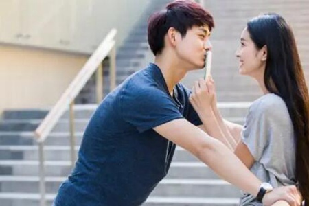 婚后女人很幸福的表现？（这四个表现判断女人婚后幸福）