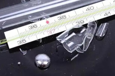 后背长痘痘是什么原因？这五个因素导致要对症治疗