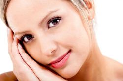 女人湿气重时，身体或有3种表现，若你有，该祛湿了