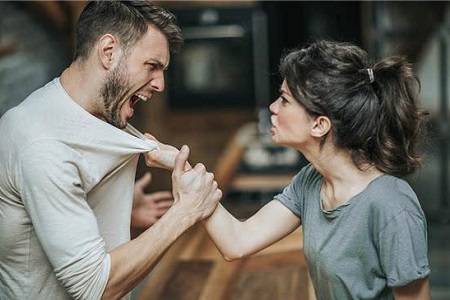 恋爱双方学历相差年夜，会产生交换障碍吗