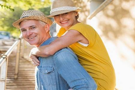 中年夫妻若贫乏沟通和谅解，毕竟会走上离婚之路