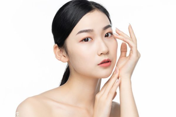 中性皮肤的特征是什么 中性皮肤如何保养