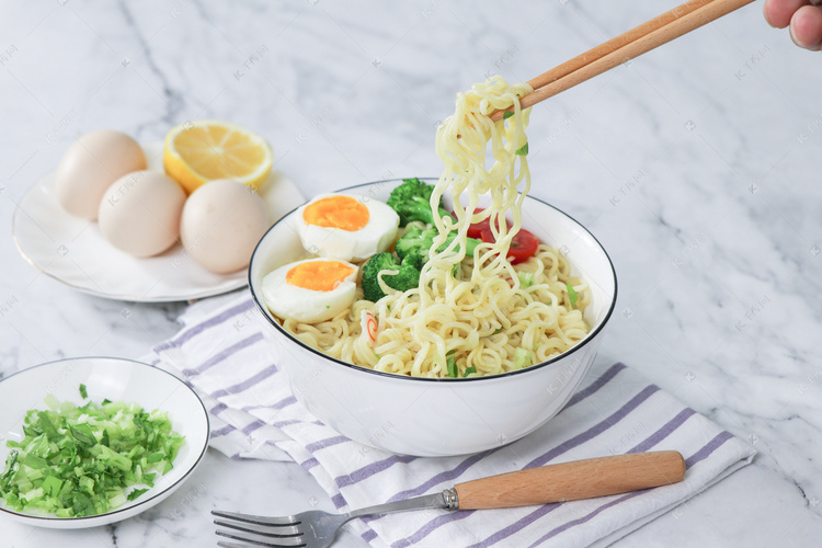 减肥把主食改成面条会胖好吗？