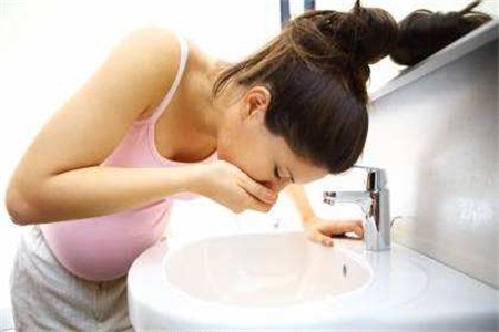 孕妇在怀孕初期孕吐很严重怎么办，可以缓解孕妇孕吐的方法