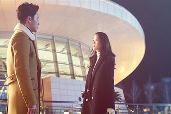 情感咨询│男友患得患失占有欲很强，压力很大的我该分手吗