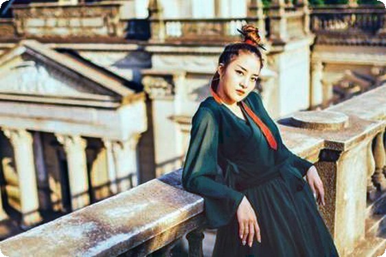 经济独立、社会责任与自我实现：三十岁女性的光芒时刻